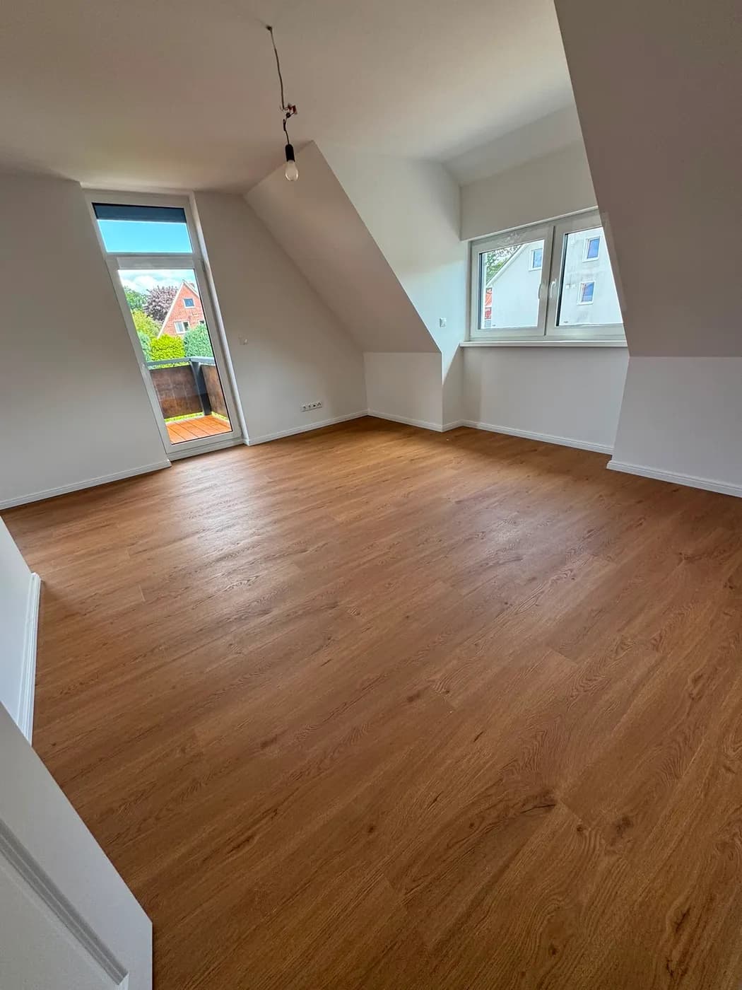 Ausgebautes Dachgeschoss mit Holzboden